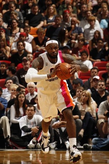 占据绝对主 占据绝对主